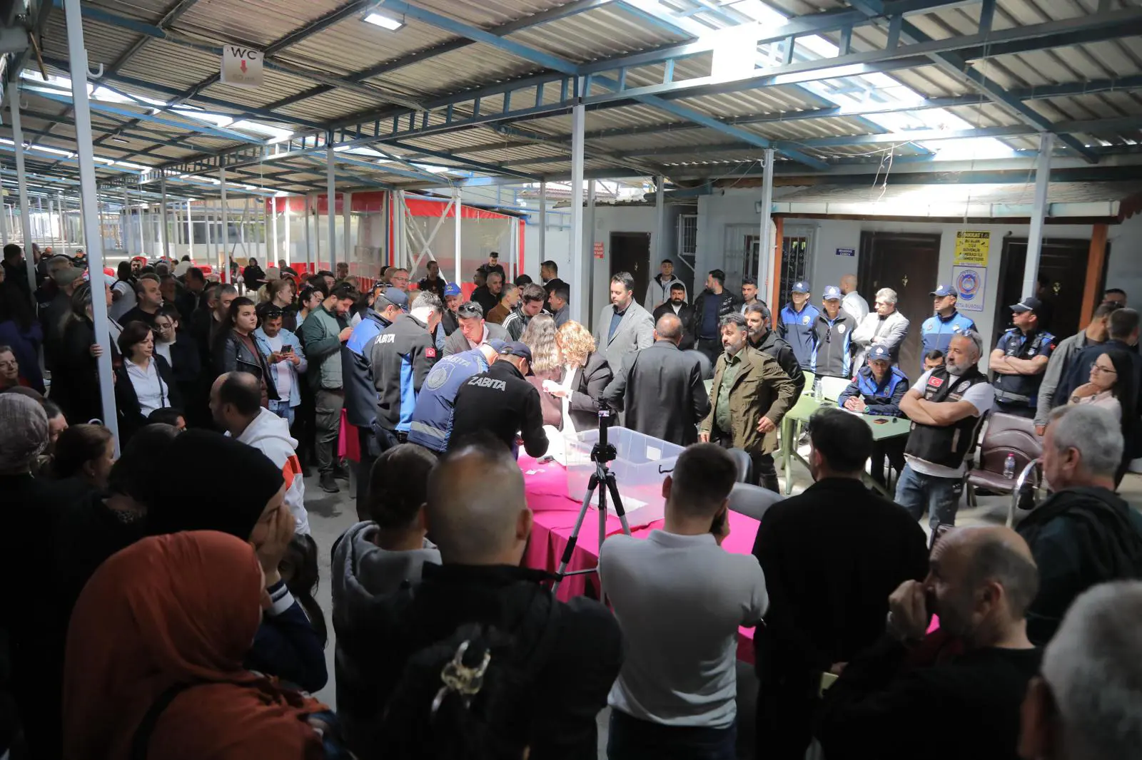 EDİRNELİ ESNAF İÇİN BALKAN PAZARI KURA SÜRECİ TAMAMLANDI galeri görseli